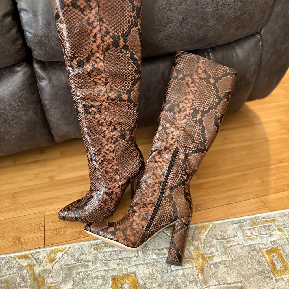 Brand new never worn villa rouge brown snake skin heeled boots!